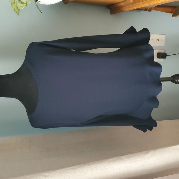 Lauren Conrad Dark Navy Ruffle Top Applique M - Picture 2 of 10